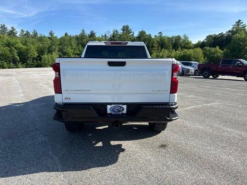 Summit White 2024 Chevrolet Silverado 1500 Custom Trail Boss