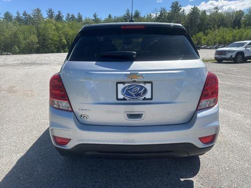 Silver Ice Metallic 2020 Chevrolet Trax LS