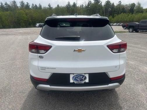 Summit White 2026 Chevrolet Trailblazer LT