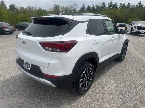 Summit White 2026 Chevrolet Trailblazer LT