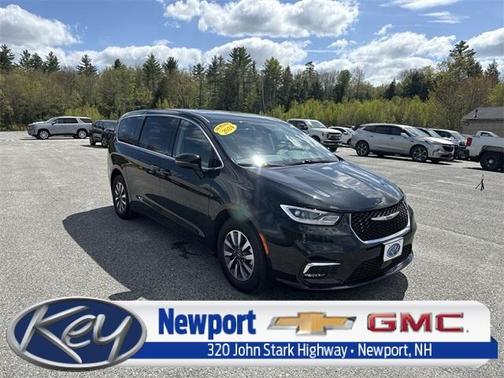 2024 Chrysler Pacifica Hybrid Select