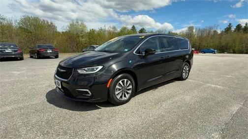 2024 Chrysler Pacifica Hybrid Select