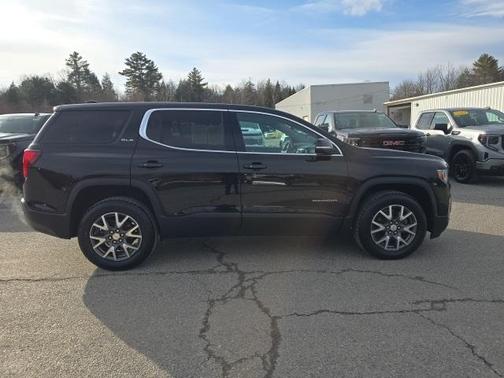 2022 GMC Acadia SLE