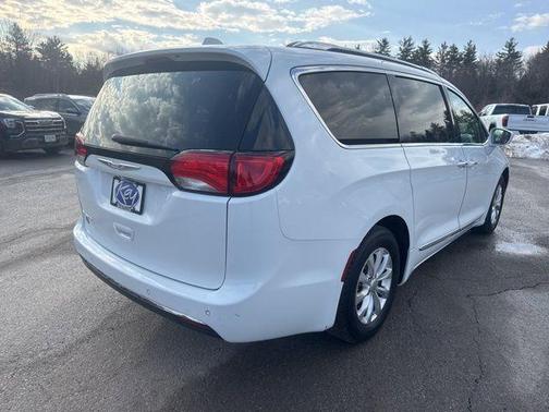 2018 Chrysler Pacifica Touring-L
