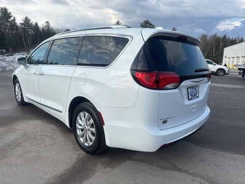 2018 Chrysler Pacifica Touring-L