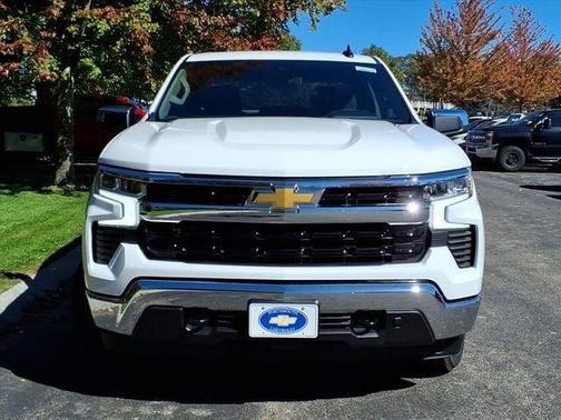 Summit White 2026 Chevrolet Silverado 1500 LT