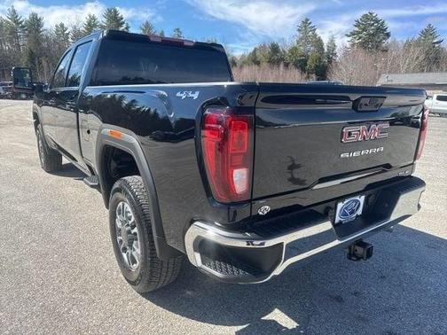 Onyx Black 2026 GMC Sierra 2500 SLE