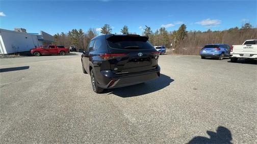 2024 Toyota Highlander Hybrid XLE