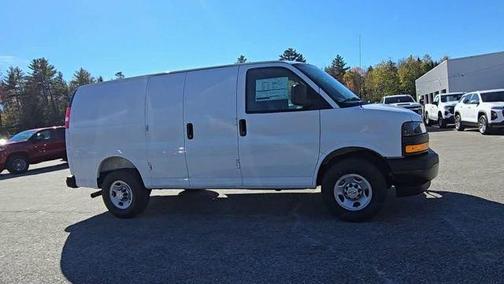 Summit White 2025 Chevrolet Express 2500 Work Van