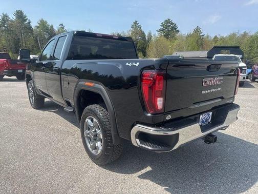 Onyx Black 2026 GMC Sierra 2500 SLE