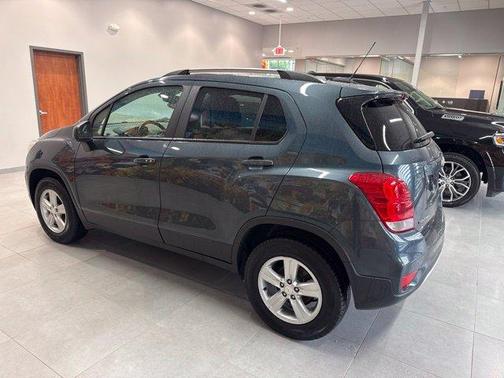 Shadow Gray Metallic 2022 Chevrolet Trax LT