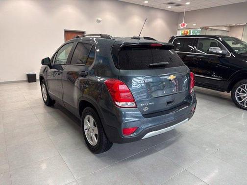 Shadow Gray Metallic 2022 Chevrolet Trax LT