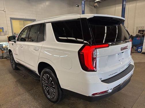 2025 GMC Yukon Elevation