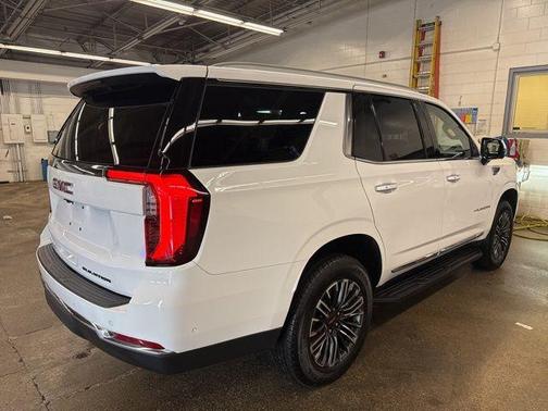 2025 GMC Yukon Elevation