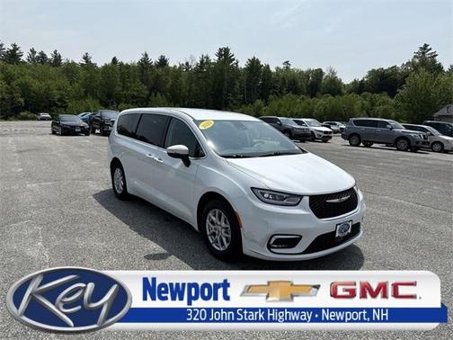 2023 Chrysler Pacifica Touring-L