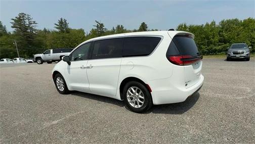 2023 Chrysler Pacifica Touring-L