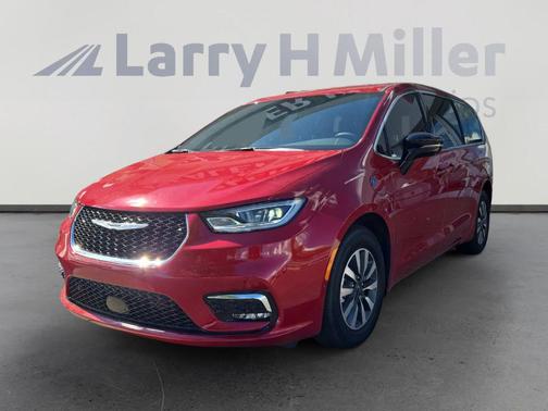 2025 Chrysler Pacifica Hybrid Select