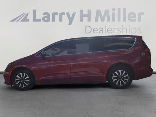 2025 Chrysler Pacifica Hybrid Select