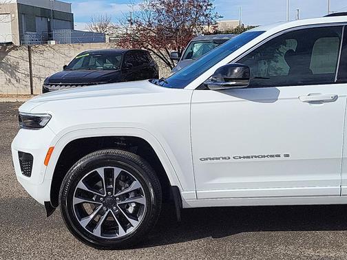 2025 Jeep Grand Cherokee Overland