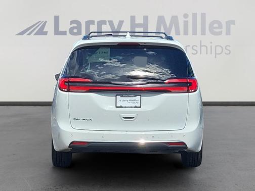 2021 Chrysler Pacifica Touring-L