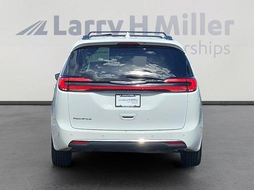 2021 Chrysler Pacifica Touring-L
