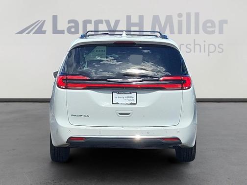 2021 Chrysler Pacifica Touring-L