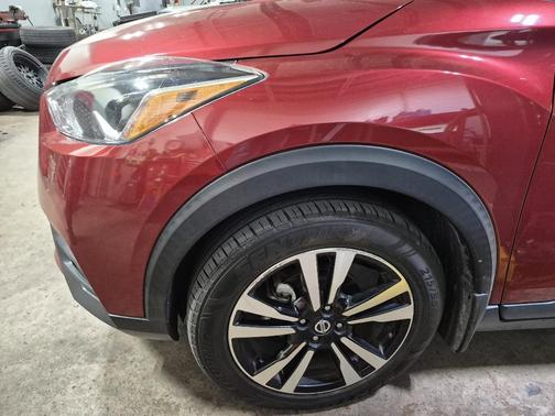 2019 Nissan Kicks SR