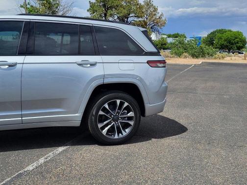 2024 Jeep Grand Cherokee 4xe Overland