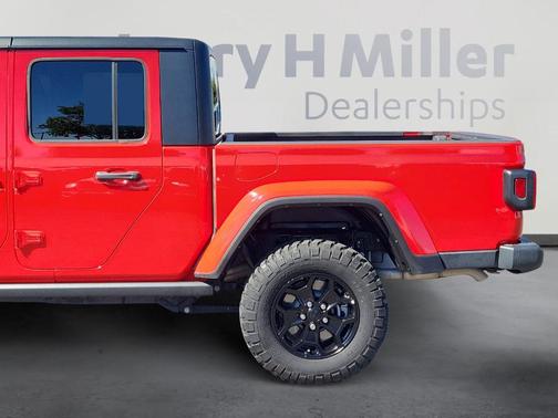 2023 Jeep Gladiator Sport