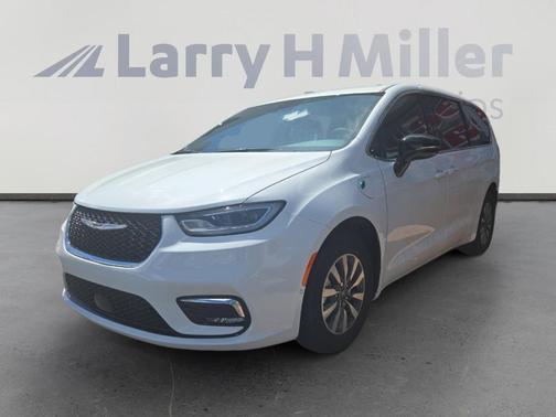 2025 Chrysler Pacifica Hybrid Select