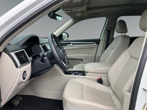 2022 Volkswagen Atlas 3.6L SE w/Technology