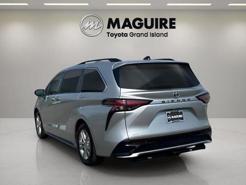 2021 Toyota Sienna XSE 7 Passenger