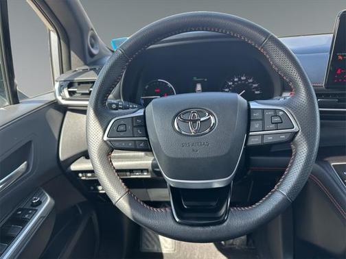 2021 Toyota Sienna XSE 7 Passenger