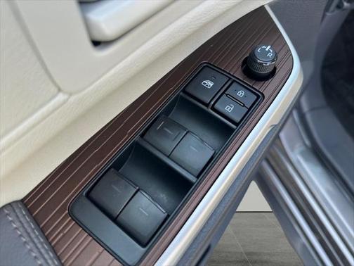 2022 Toyota Sienna LE