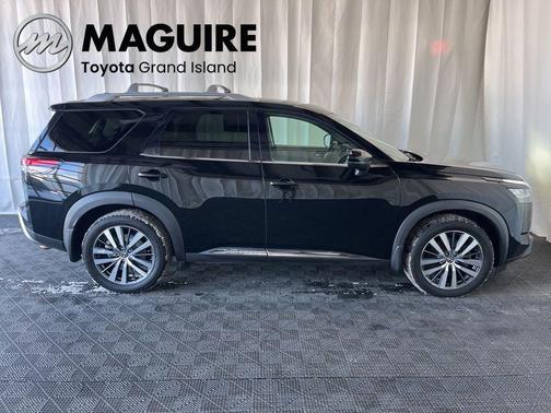 2022 Nissan Pathfinder Platinum 4WD