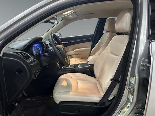 2022 Chrysler 300 Touring