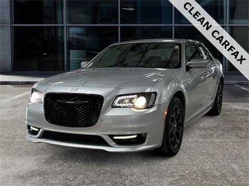 2022 Chrysler 300 Touring