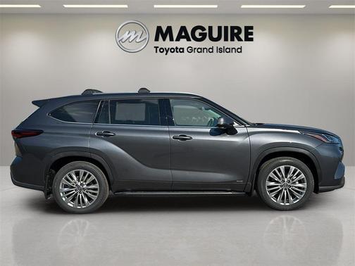 2025 Toyota Highlander Hybrid Platinum