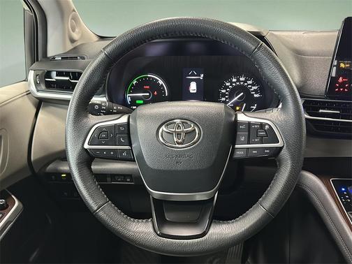 2022 Toyota Sienna XLE 7 Passenger