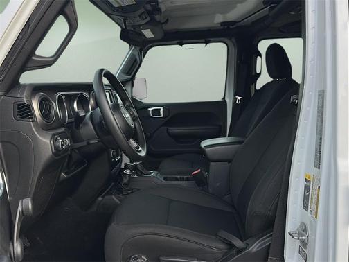 2021 Jeep Gladiator Sport