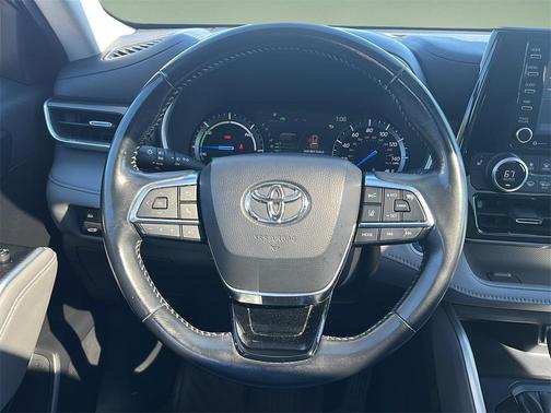 2021 Toyota Highlander Hybrid XLE