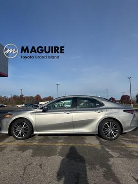 2021 Toyota Camry Hybrid XLE