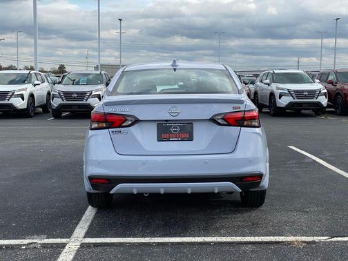 2025 Nissan Versa 1.6 SR