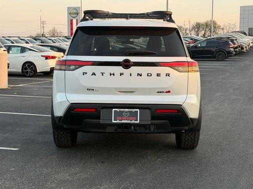 Everest White P 2026 Nissan Pathfinder Rock Creek