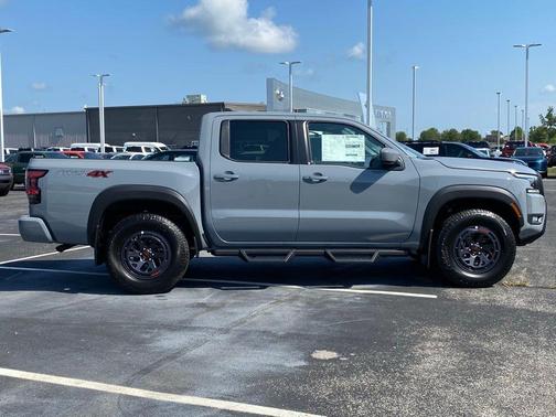 2025 Nissan Frontier PRO-4X