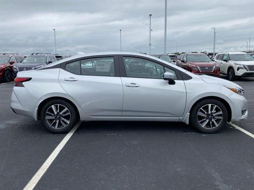 2025 Nissan Versa 1.6 SV