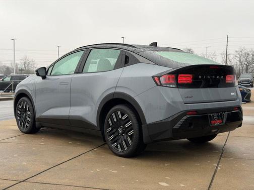 2026 Nissan Leaf PLATINUM+