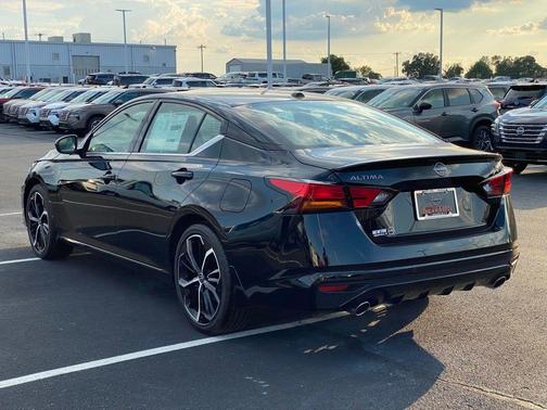 2025 Nissan Altima SR