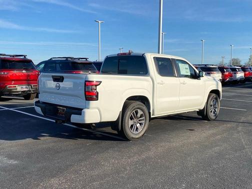 2025 Nissan Frontier SV