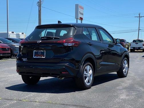 2025 Nissan Kicks Play S